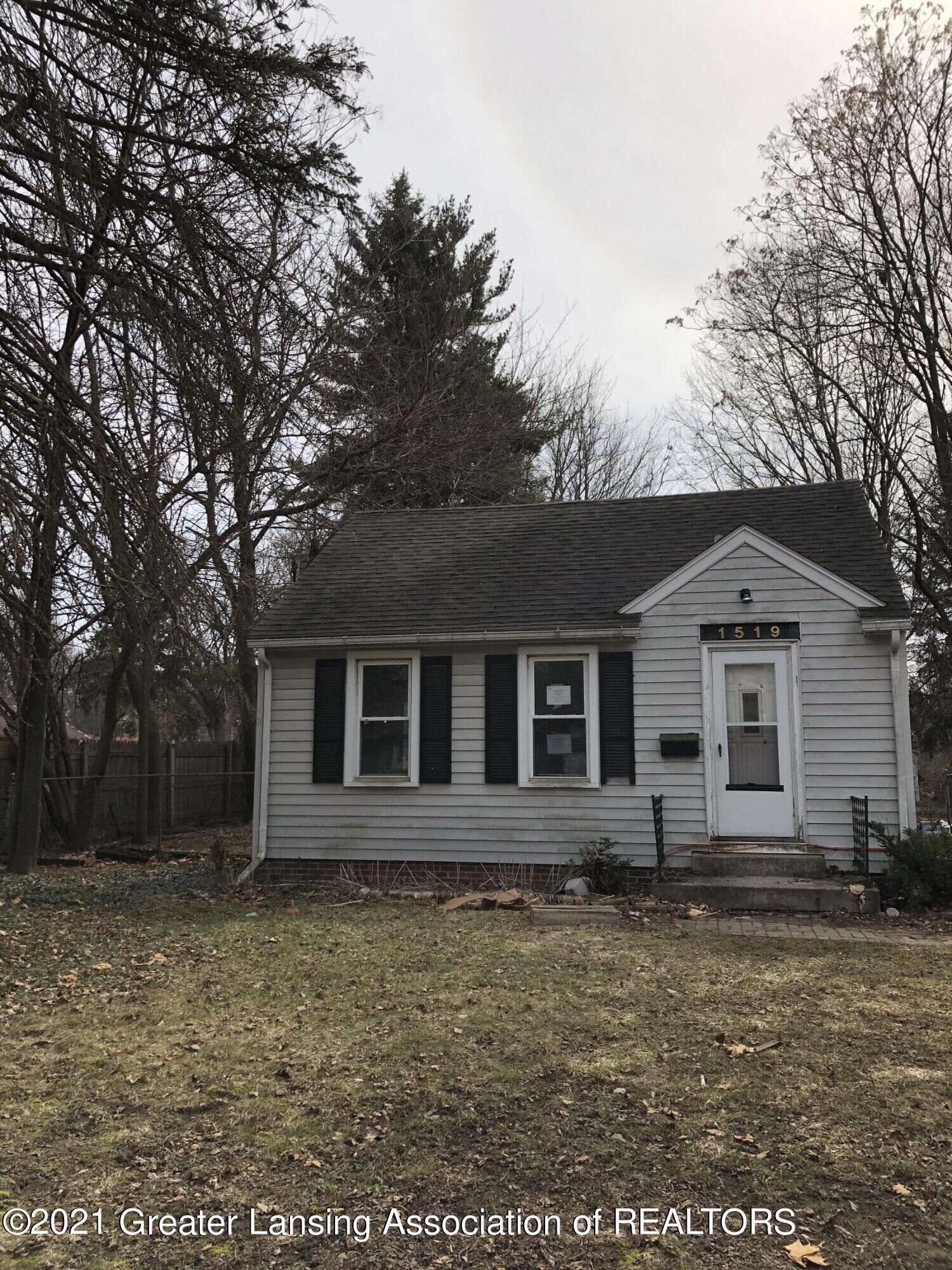 Property Photo:  1519 Bassett Avenue  MI 48915 