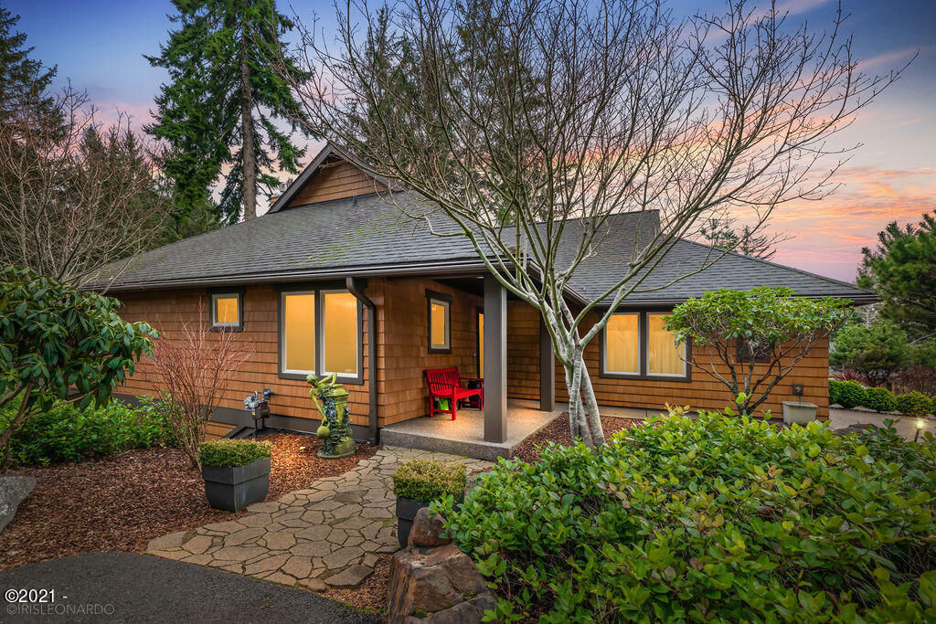 Property Photo:  3170 NE Cascara Court  OR 97367 