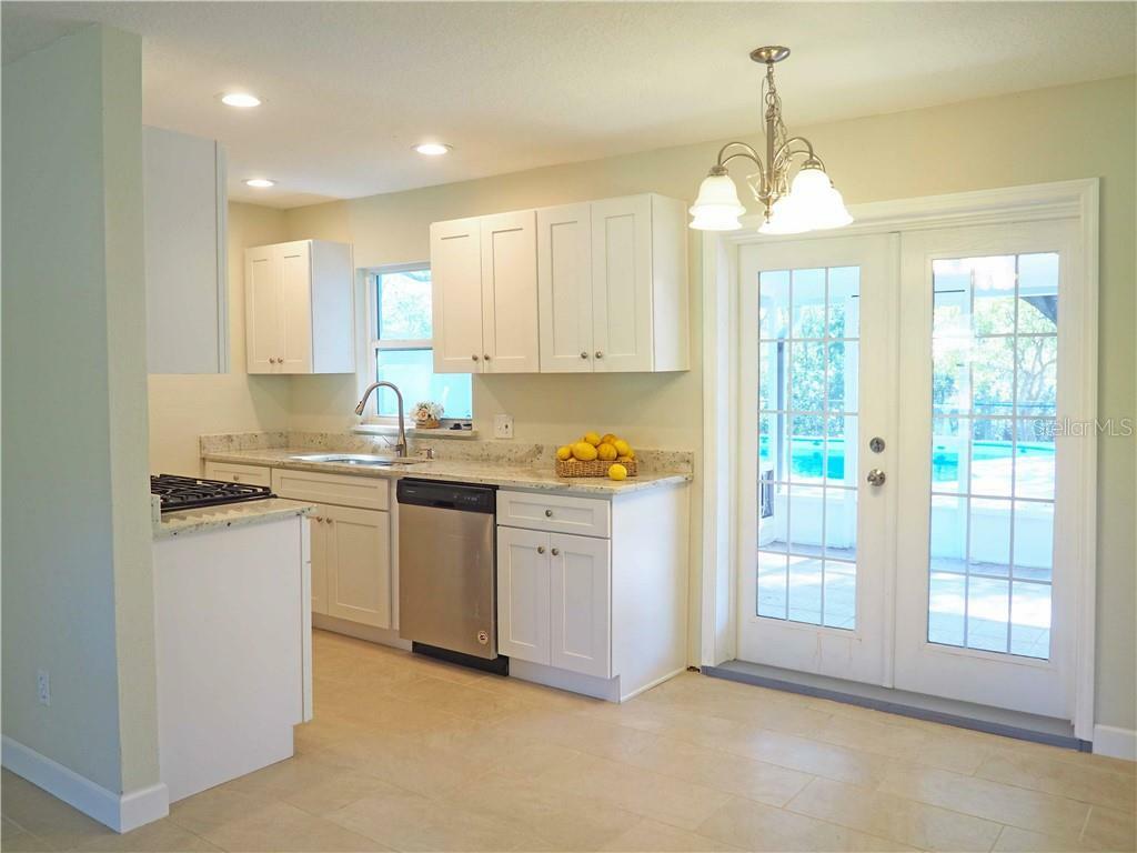 Property Photo: 400 Brittany Circle FL 32707