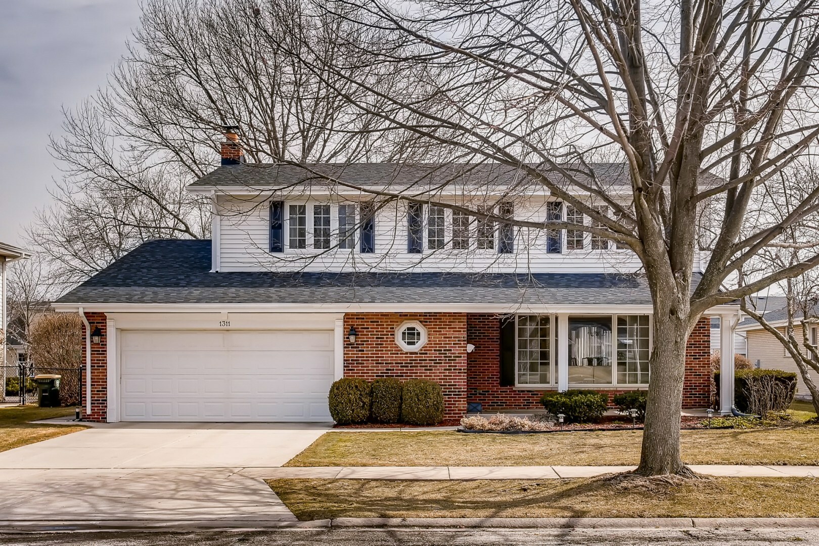 Property Photo: 1311 S Walnut Avenue IL 60005