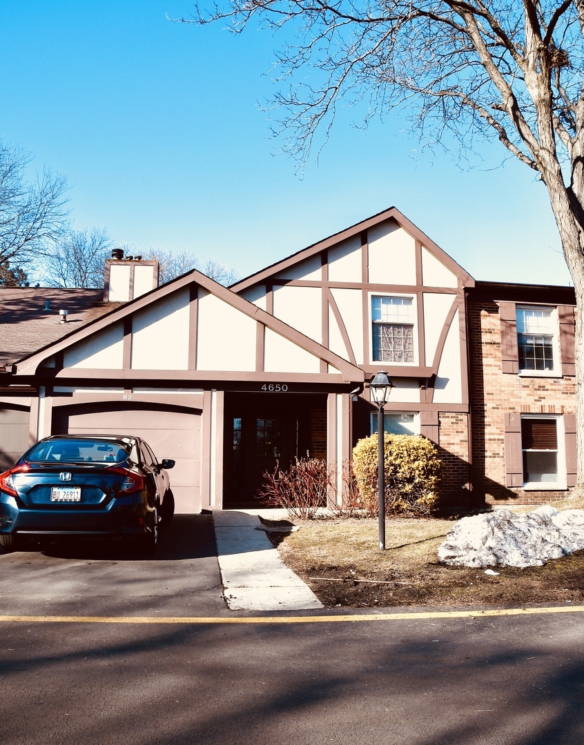 Property Photo: 4650 Calvert Drive B-2 IL 60008