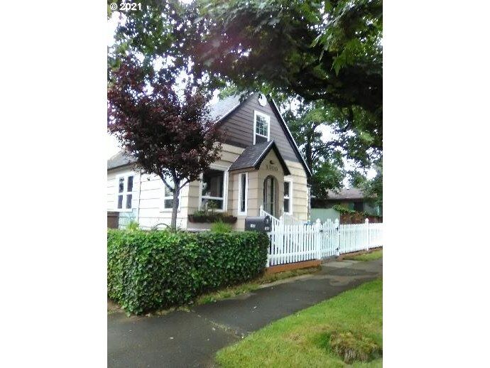 Property Photo: 1300 E 29th St WA 98660