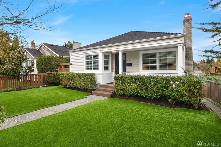 5244 38th Ave NE  Seattle WA 98105 photo