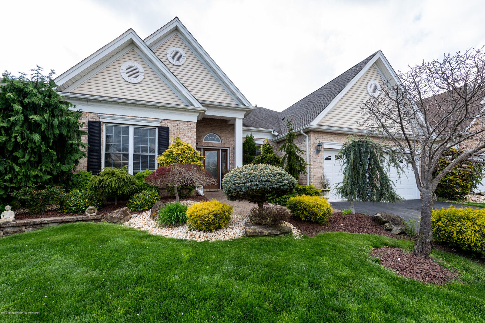 Property Photo:  8 Crenshaw Court  NJ 08831 