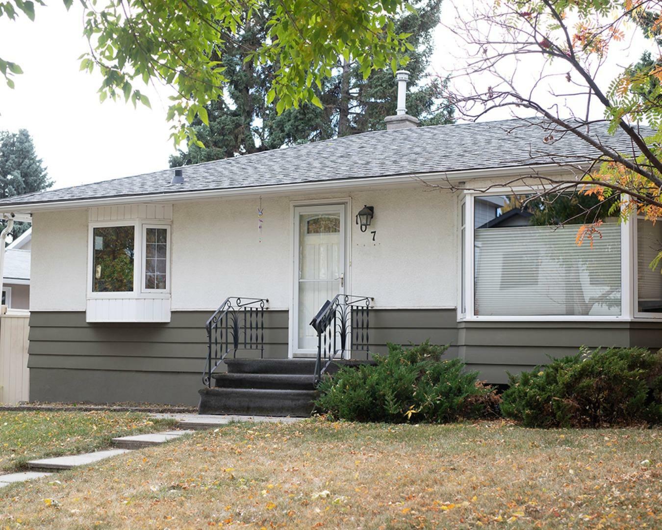 Property Photo: 107 Hendon Drive NW AB T2K 1Y9