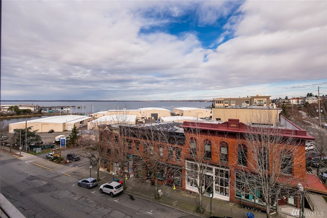 Property Photo: 960 Harris Ave 601 WA 98225