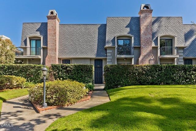 Property Photo:  334 S Orange Grove Boulevard  CA 91105 