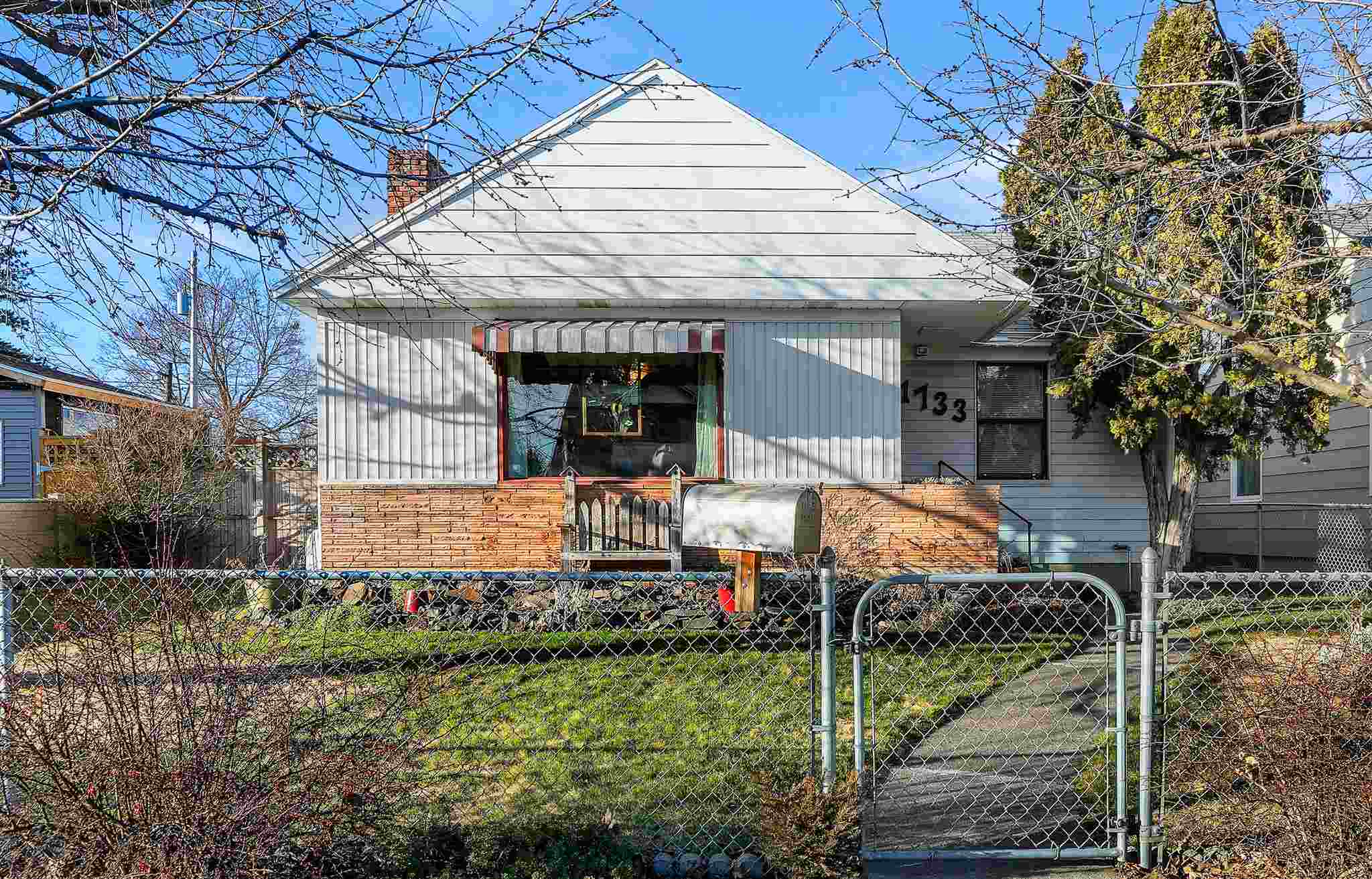 Property Photo:  1733 E Courtland Ave  WA 99207 