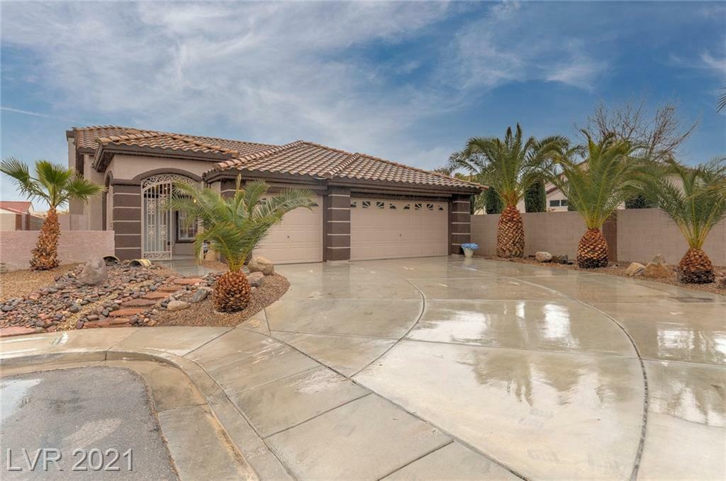 Property Photo: 9484 Silvaner Court NV 89123