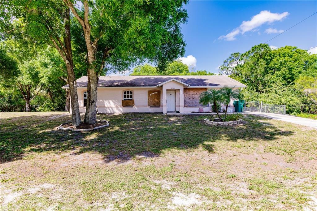 Property Photo:  27309 Mandarin Drive  FL 33955 