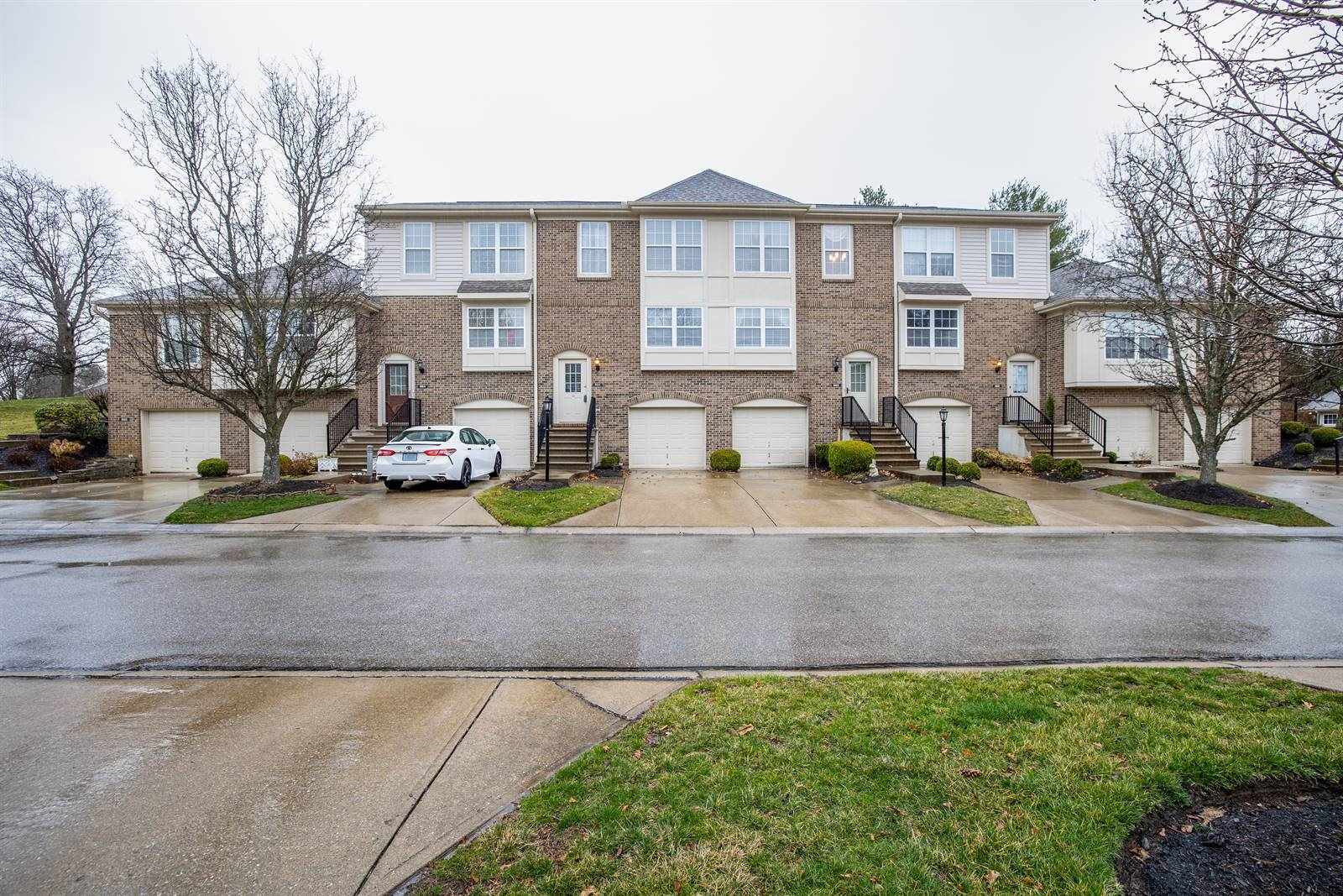 Property Photo: 922 Oakmont Court KY 41091