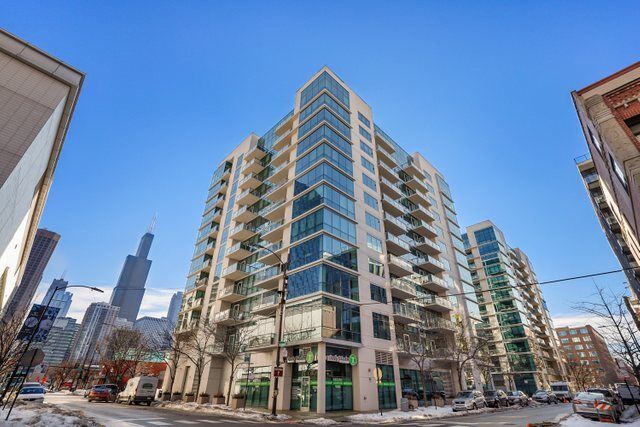 Property Photo:  123 S Green Street 210B  IL 60607 