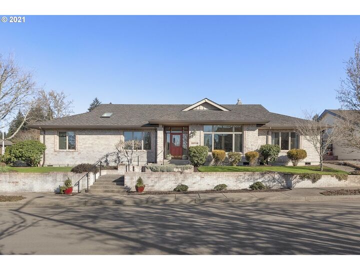 13708 SW Hiteon Dr  Beaverton OR 97008 photo