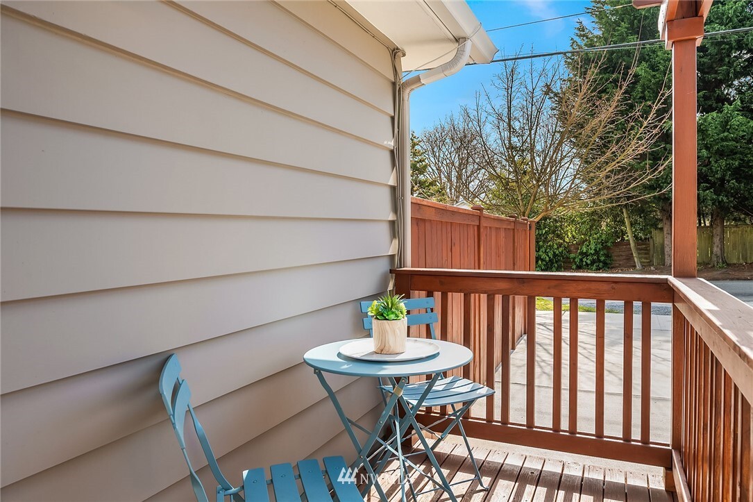 Property Photo: 614 N 125th Street WA 98133