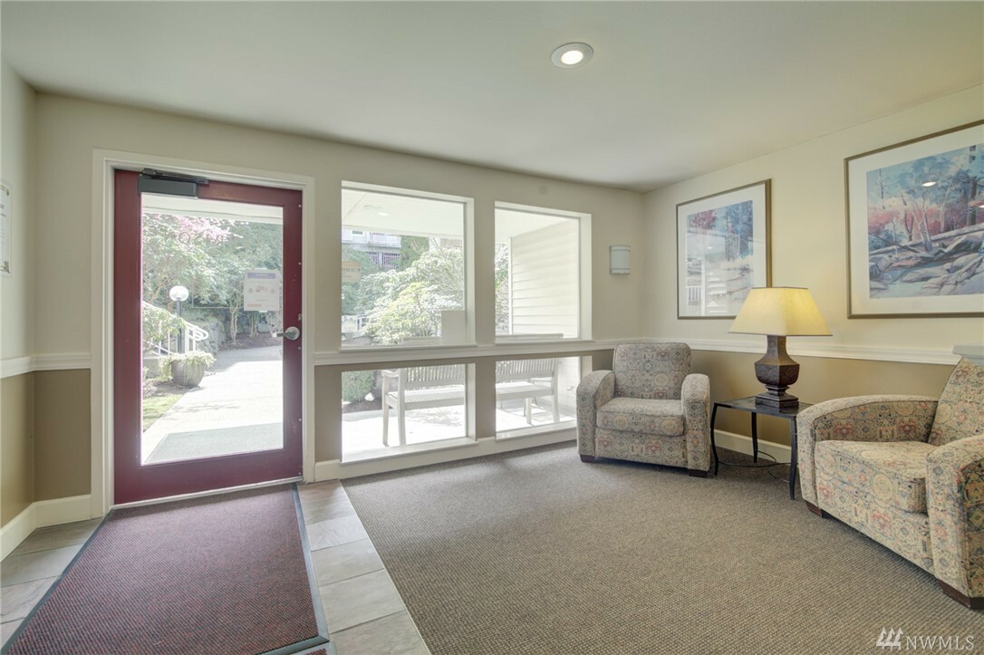 Property Photo:  132 NE 95th St B-308  WA 98115 