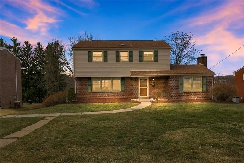 Property Photo:  200 Greenvale Dr  PA 15146 