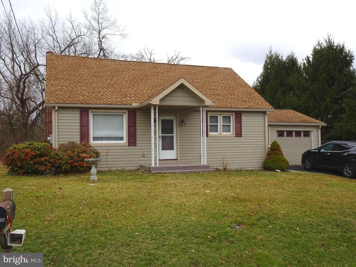 Property Photo:  5891 Lincoln Way W  PA 17252 