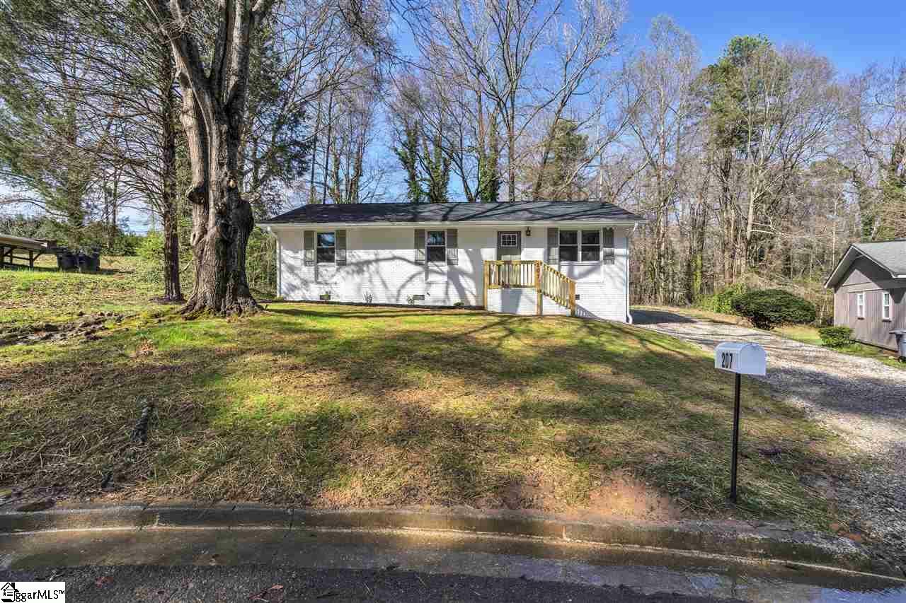 Property Photo:  207 Carlton Drive  SC 29302 