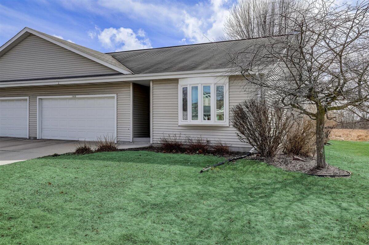Property Photo: 1425 Vogt Dr WI 53095
