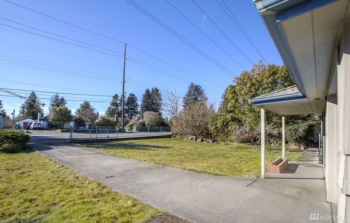 Property Photo: 14702 8th Ave NE WA 98155
