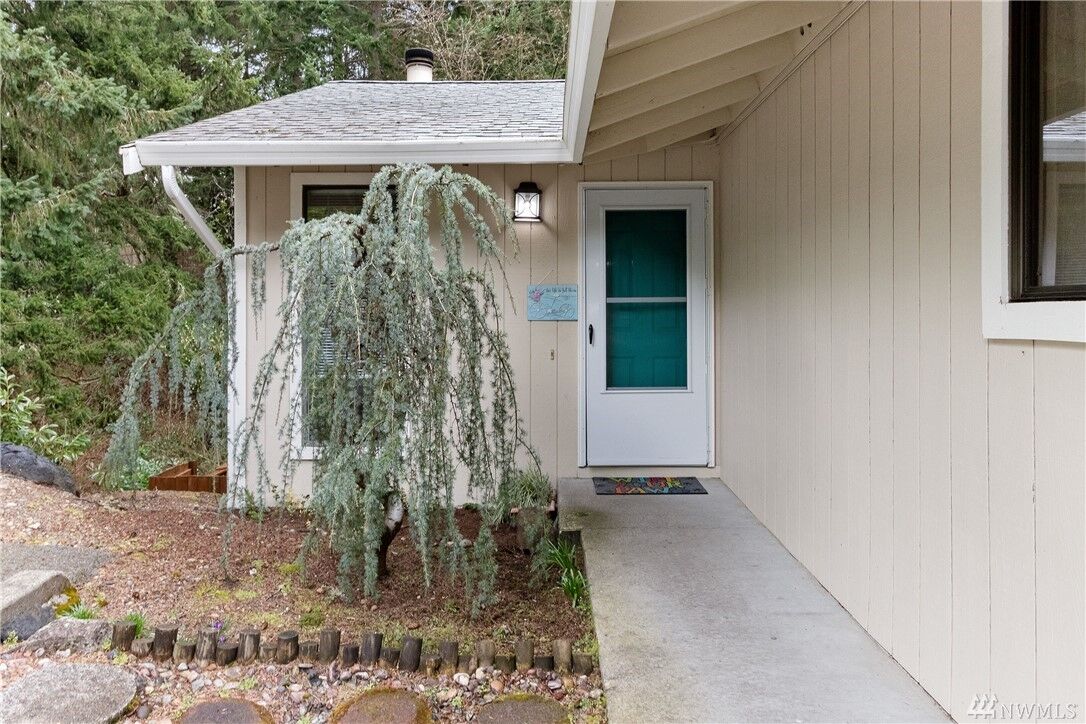 Property Photo: 5201 65th Ave W WA 98467