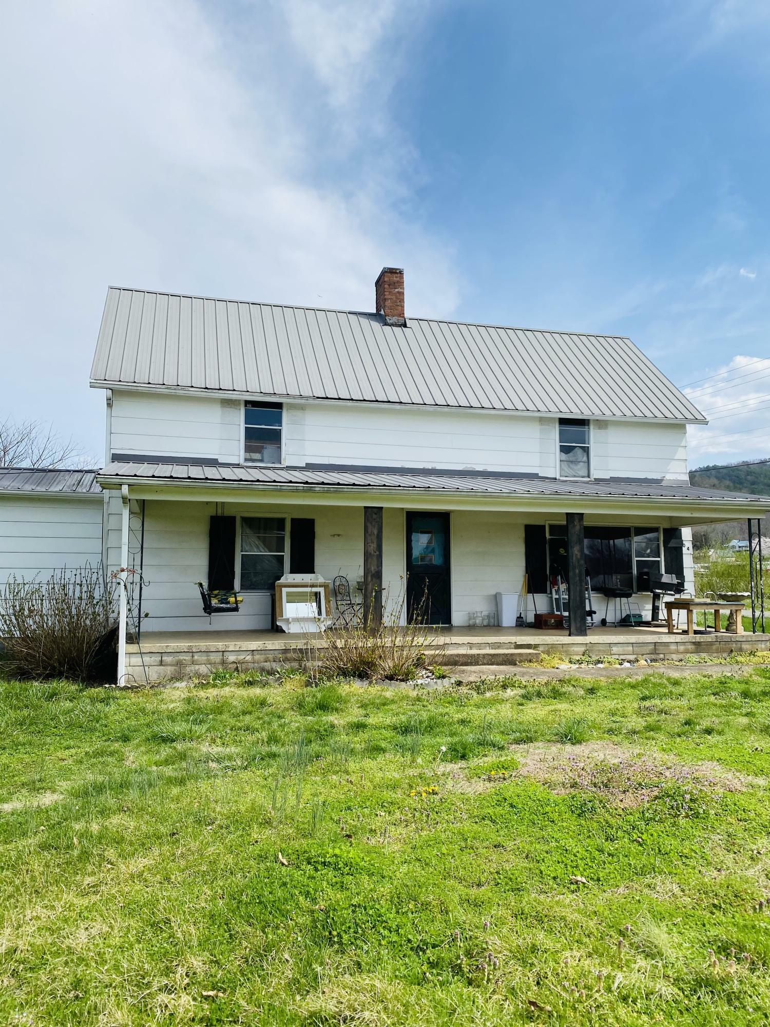 Property Photo:  104 Hereford St  TN 37385 