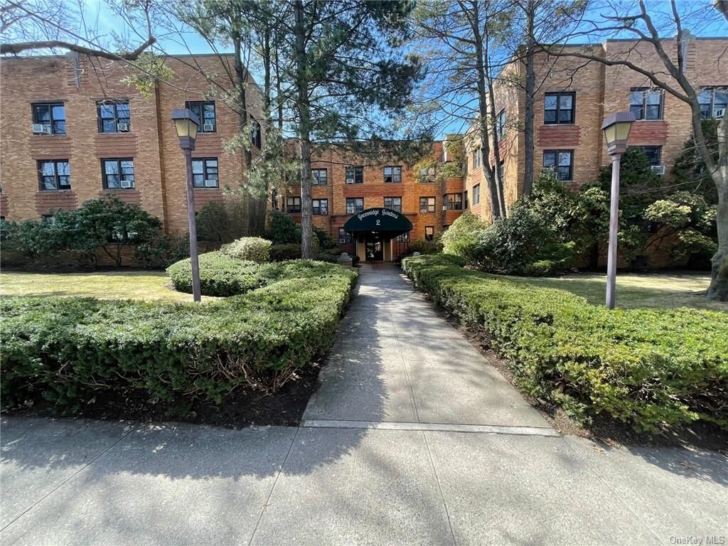 Property Photo:  2 Greenridge Avenue 1J  NY 10605 