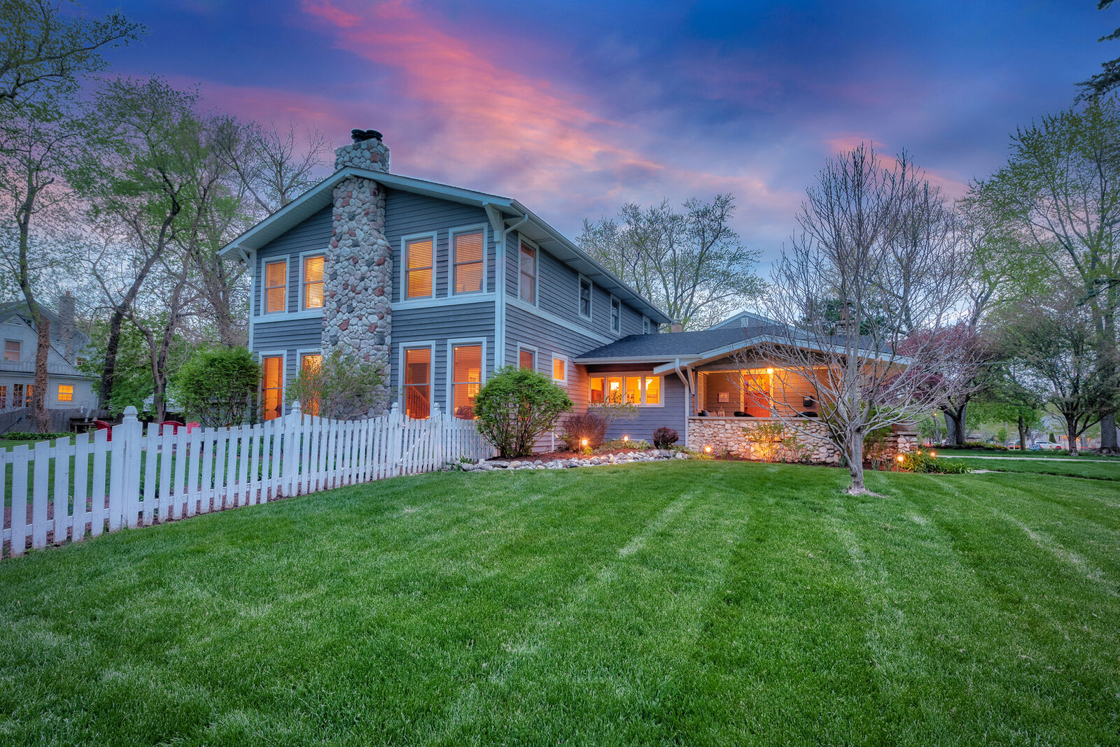 Property Photo: 760 Western Avenue IL 60137