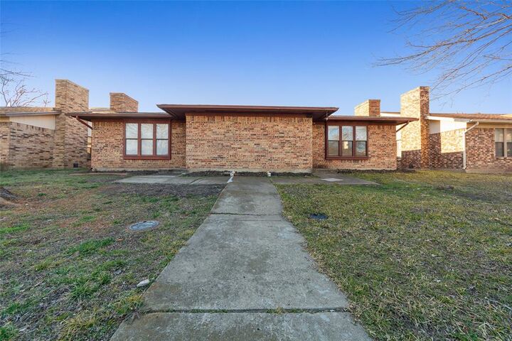 1826 Family Circle  Grand Prairie TX 75051 photo