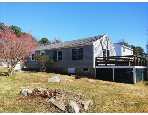 Property Photo:  5 Great Hill Ln  MA 01966 