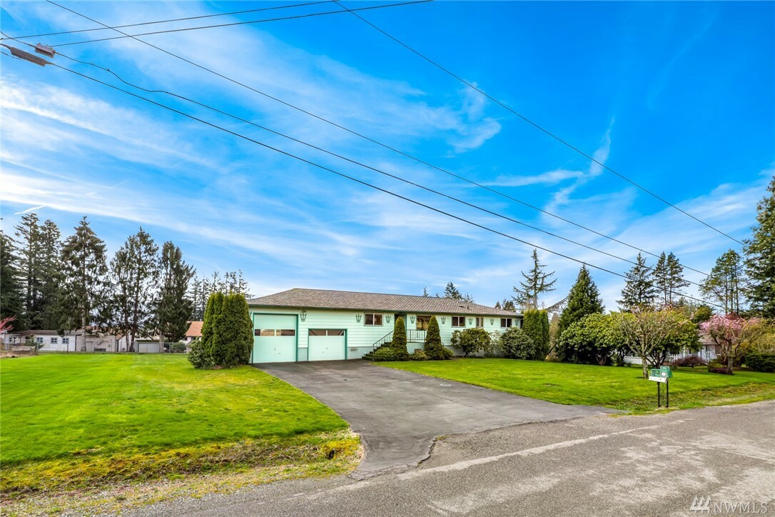 Property Photo:  913 Beachley Rd  WA 98284 