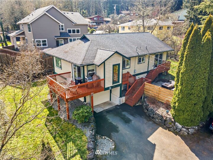 Property Photo:  275 SW Francis Lane  WA 98027 