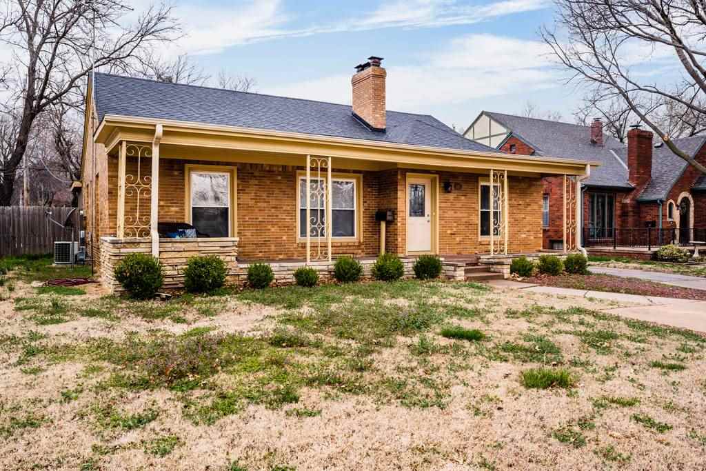 Property Photo:  115 N Edgemoor St  KS 67208 