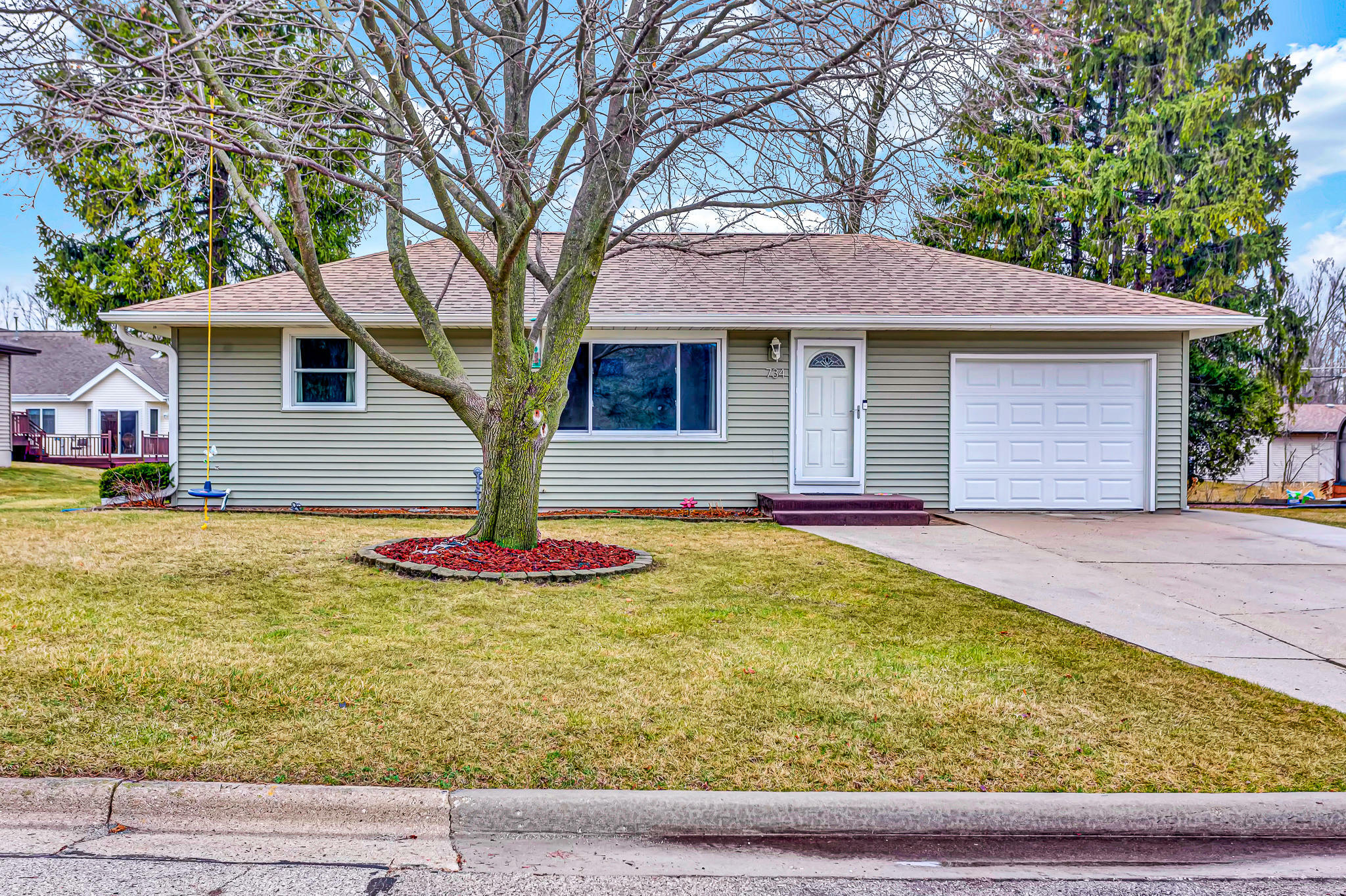 Property Photo: 734 Chaplin Ct WI 53073