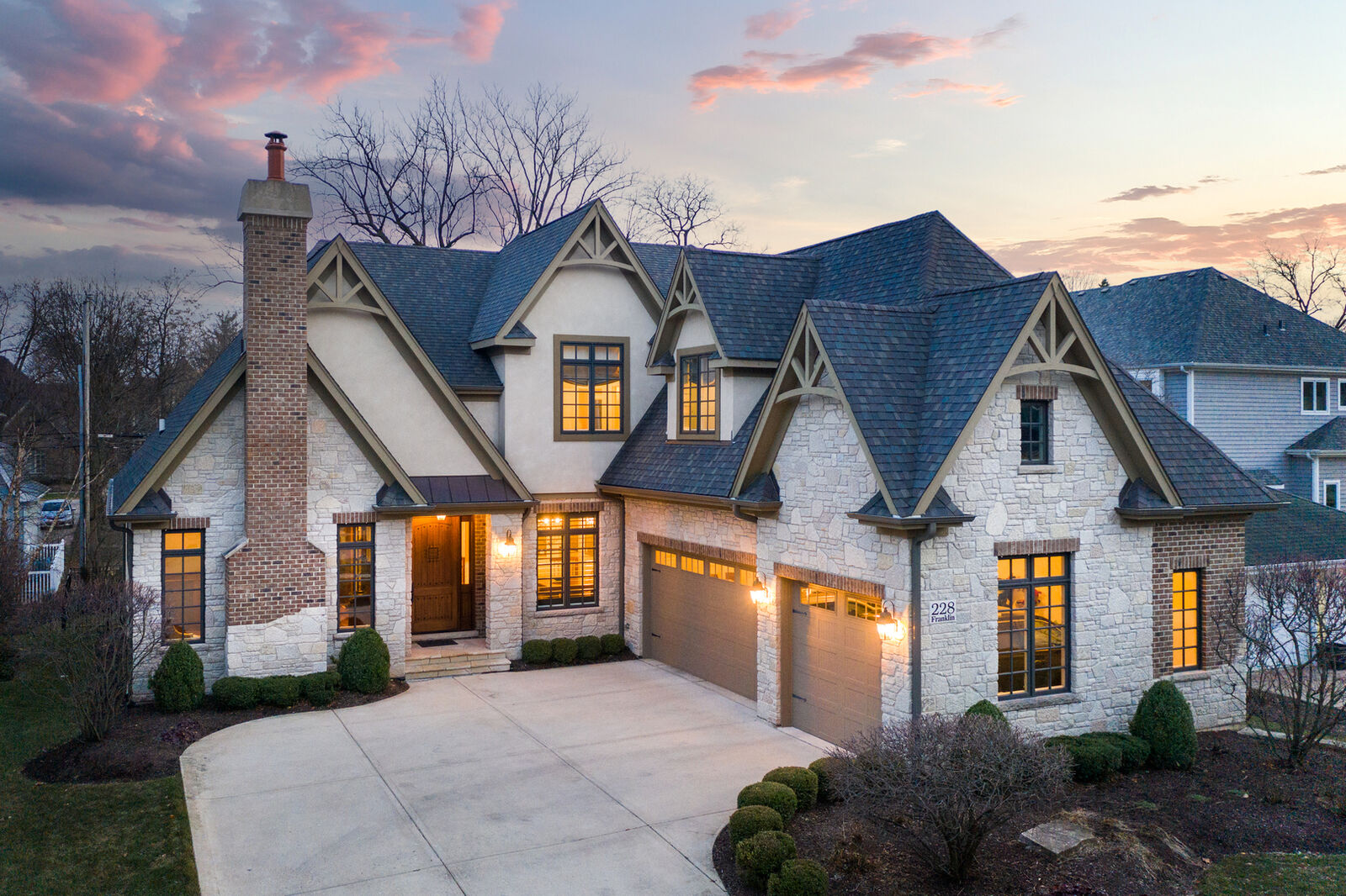 Property Photo:  228 W Franklin Avenue  IL 60540 