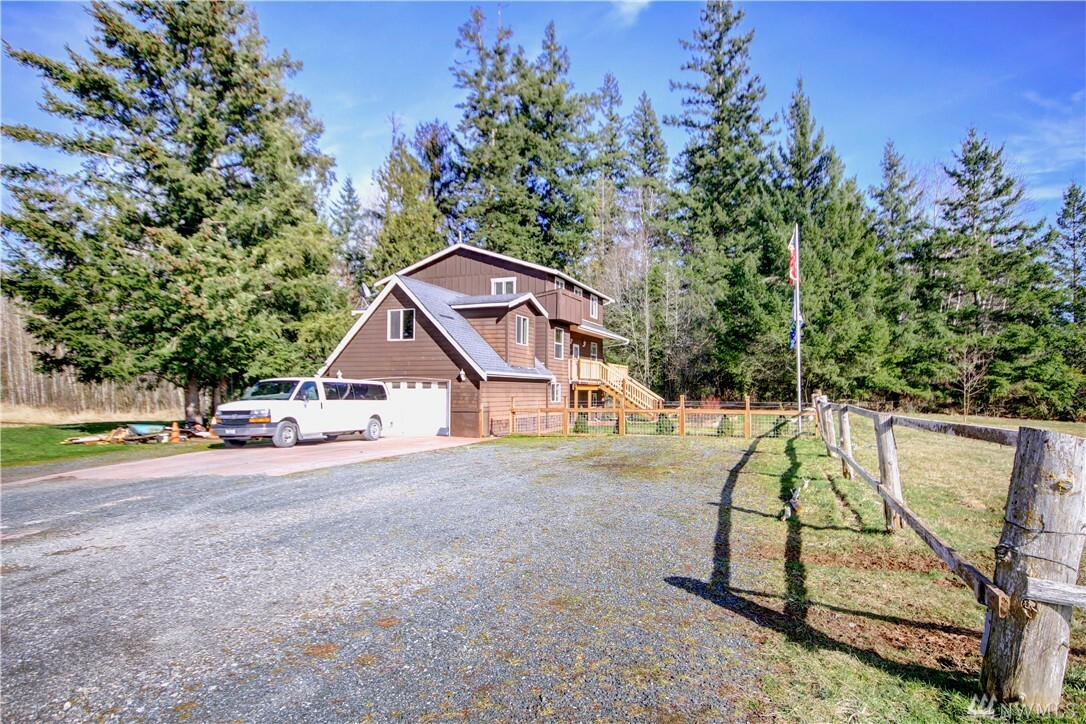 Property Photo:  2554 E Smith Rd  WA 98226 