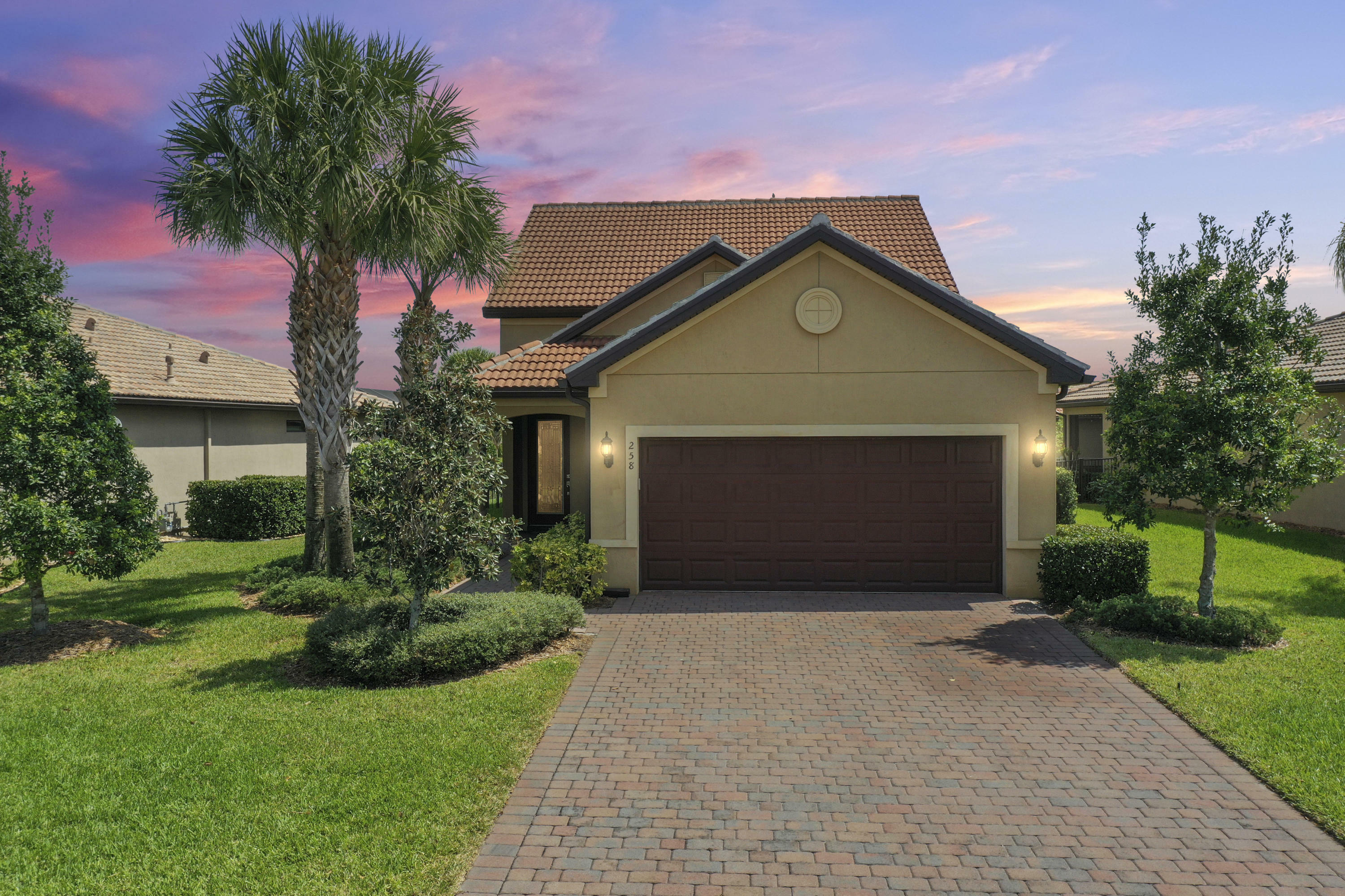 Property Photo:  258 SE Courances Drive  FL 34984 