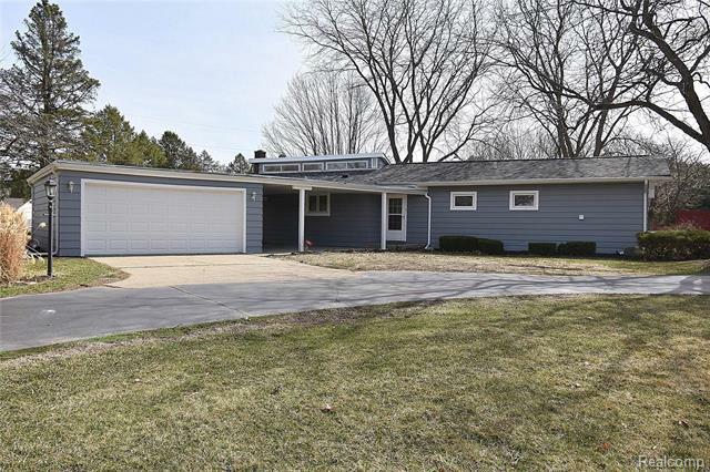 Property Photo:  695 S Howell  MI 48169 