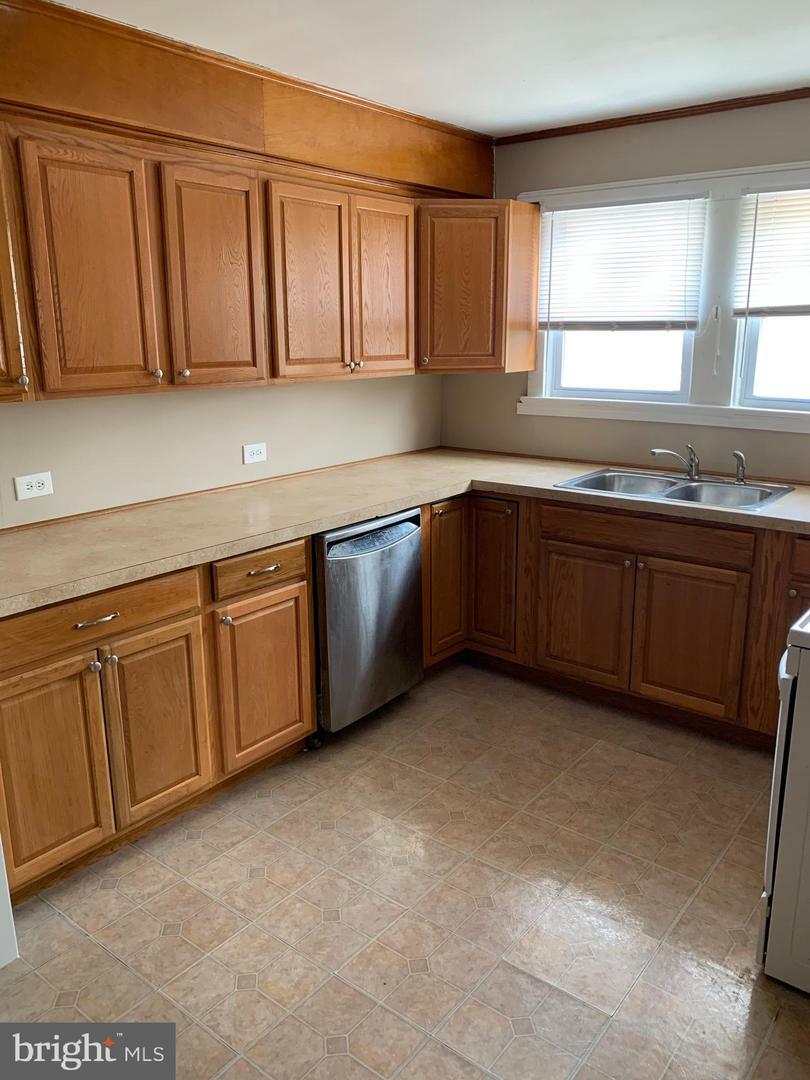 Property Photo:  132 S Broadway  NJ 08071 