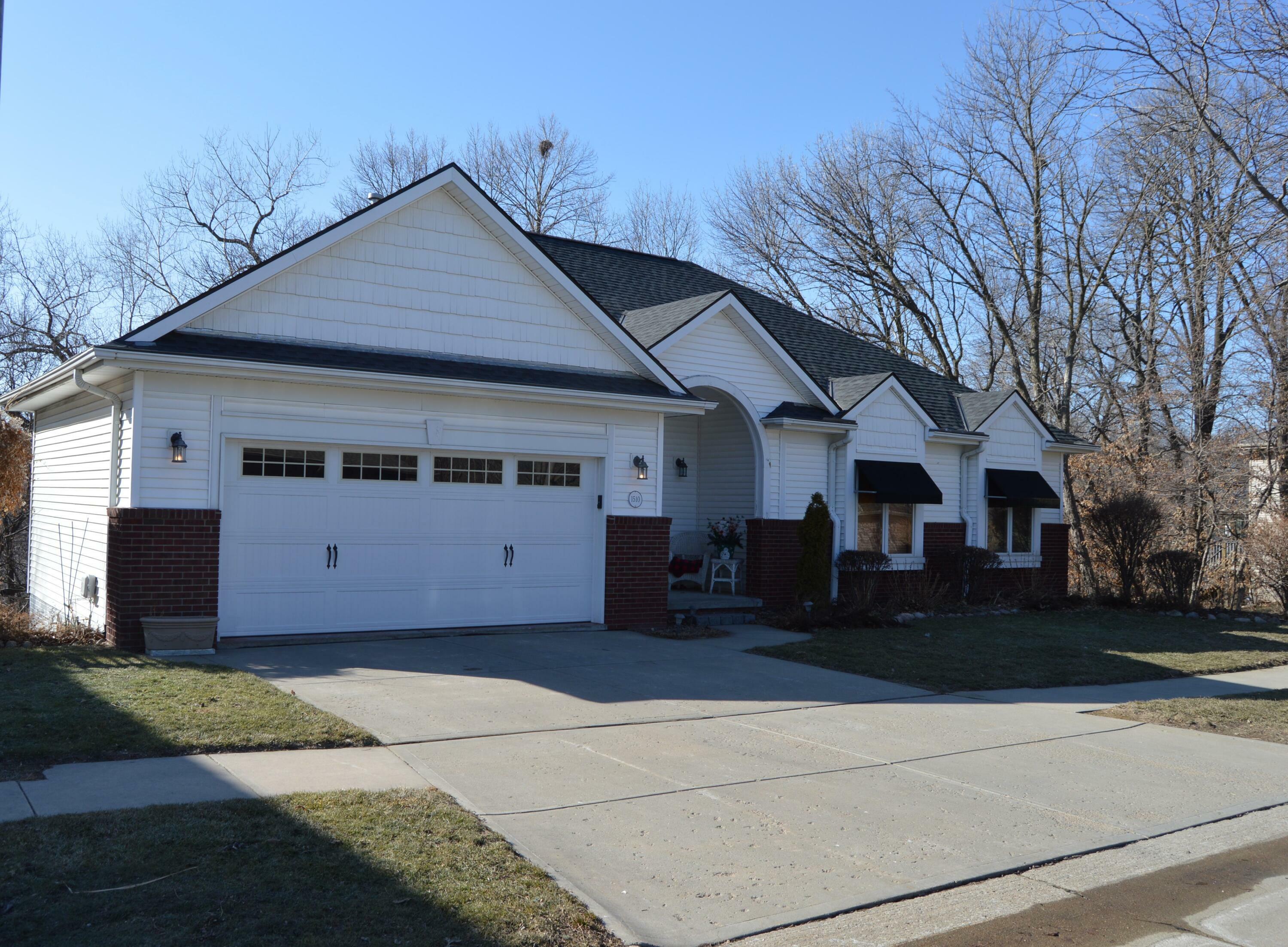 Property Photo:  1510 Skyline Drive  IA 51503 