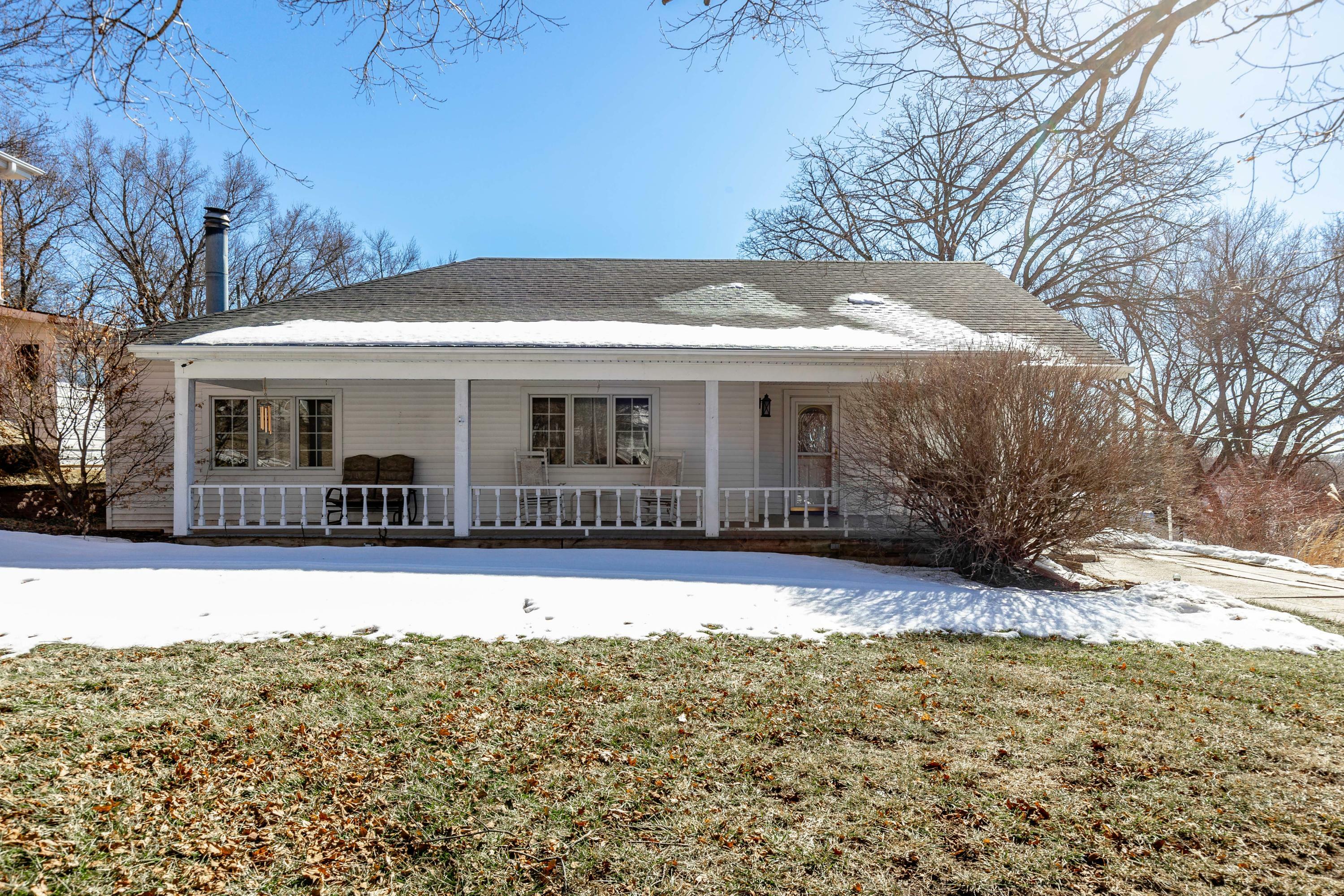 Property Photo:  204 E 5th  Street  IA 51551 