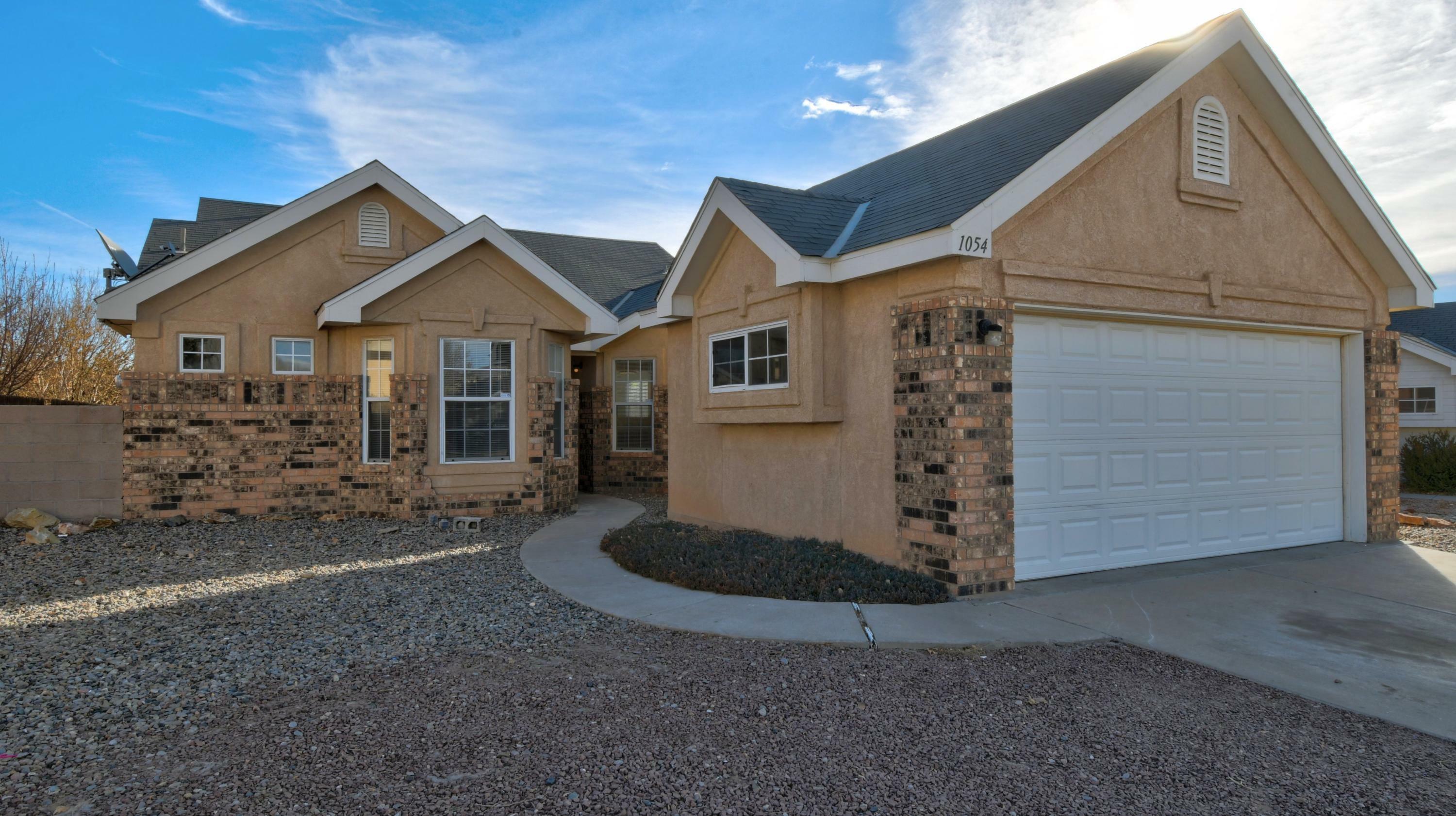 Property Photo:  1054 Avenida Las Vistas NW  NM 87031 