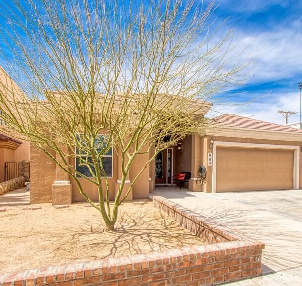 Property Photo: 904 Desert Sage Street TX 79821