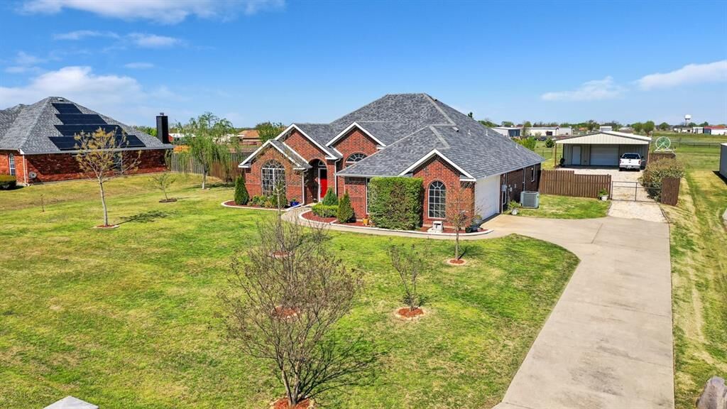 Property Photo: 11210 Country Ridge Lane TX 75126