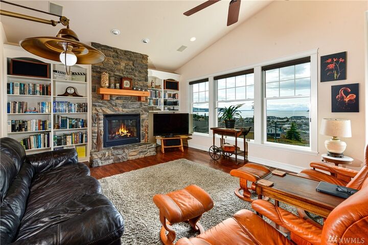 Property Photo: 5216 Maritime Ct WA 98221