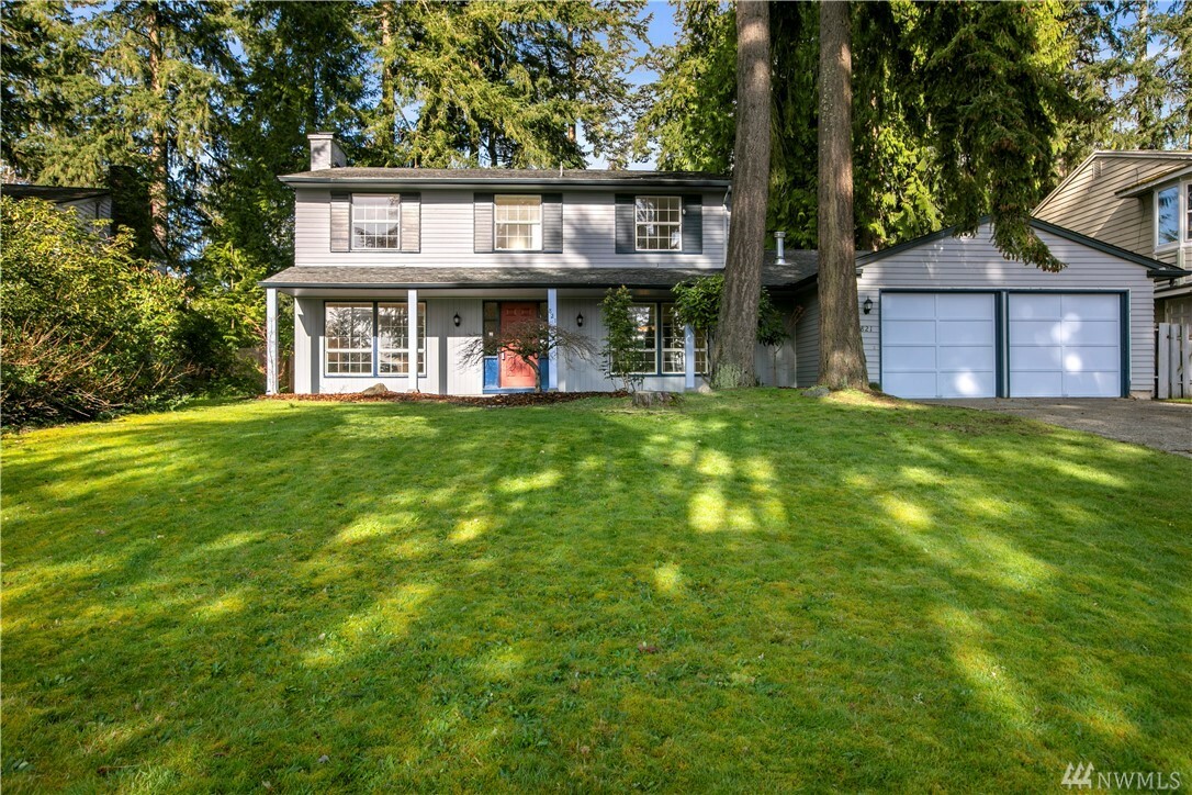 Property Photo:  821 168th Place NE  WA 98008 