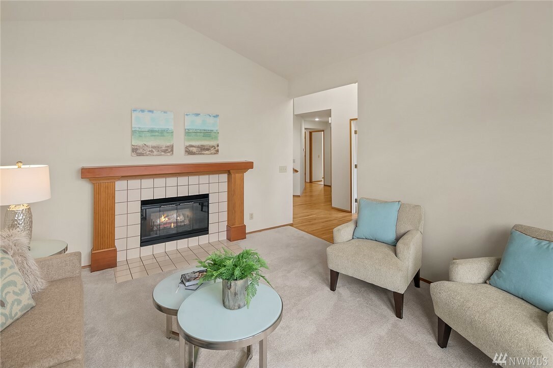 Property Photo:  24521 SE 45th Wy  WA 98029 