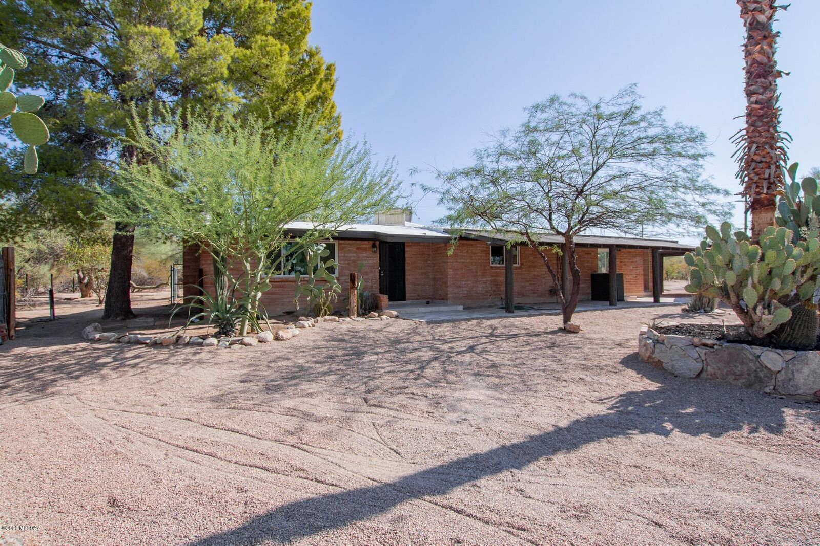 Property Photo:  1535 W Calle Del Media  AZ 85704 