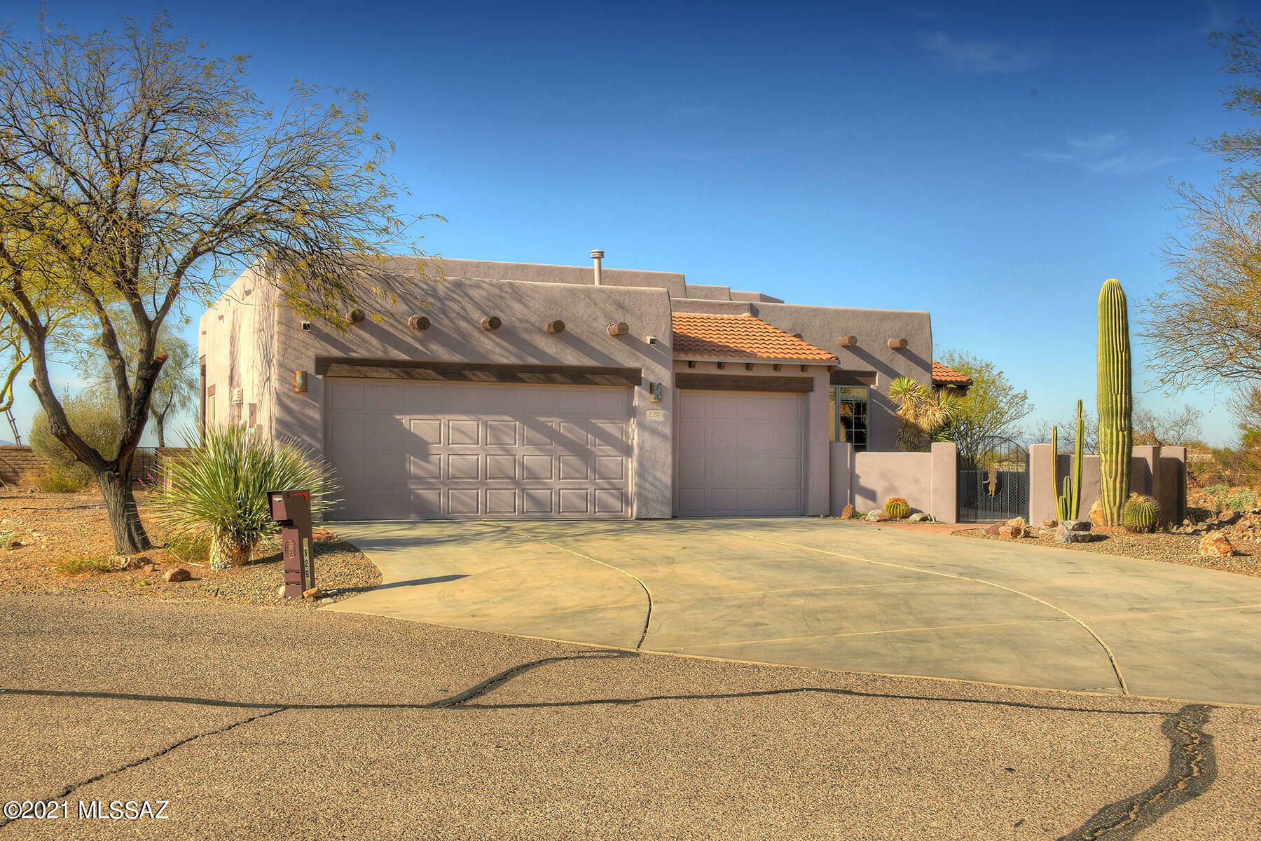 Property Photo:  829 E Sylvester Spring Place  AZ 85614 