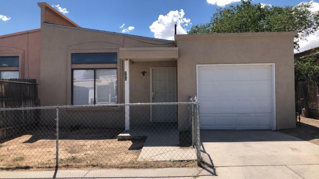 Property Photo:  205 Merlida Court SW  NM 87121 